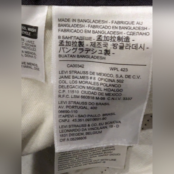 Levis cotton Chino Shorts Men's Size 36 relaxed fit. 9" Inseam - Picture 9 of 11